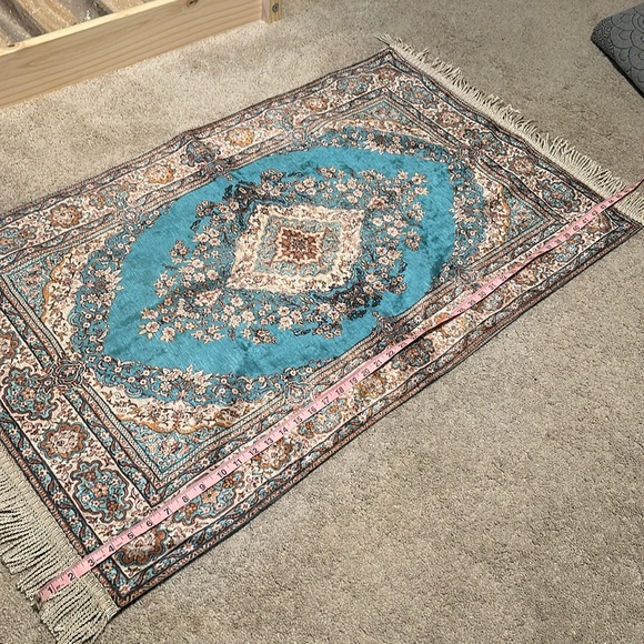 Turkish Style Small Rug - Picture 3 of 6